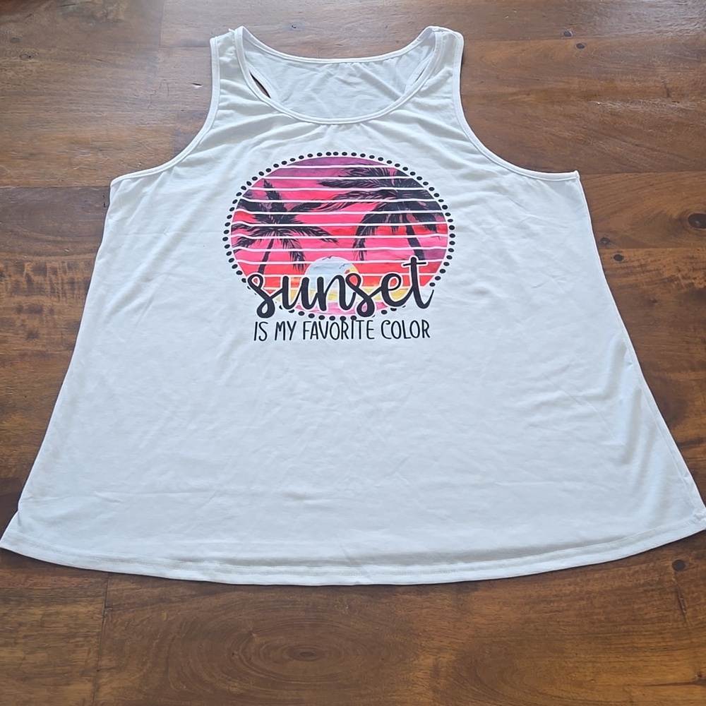 NWOT Sunset Graphic Tank Size XL